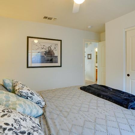 הוילה Sunny Surprise Getaway With Private Yard And Pool מראה חיצוני תמונה