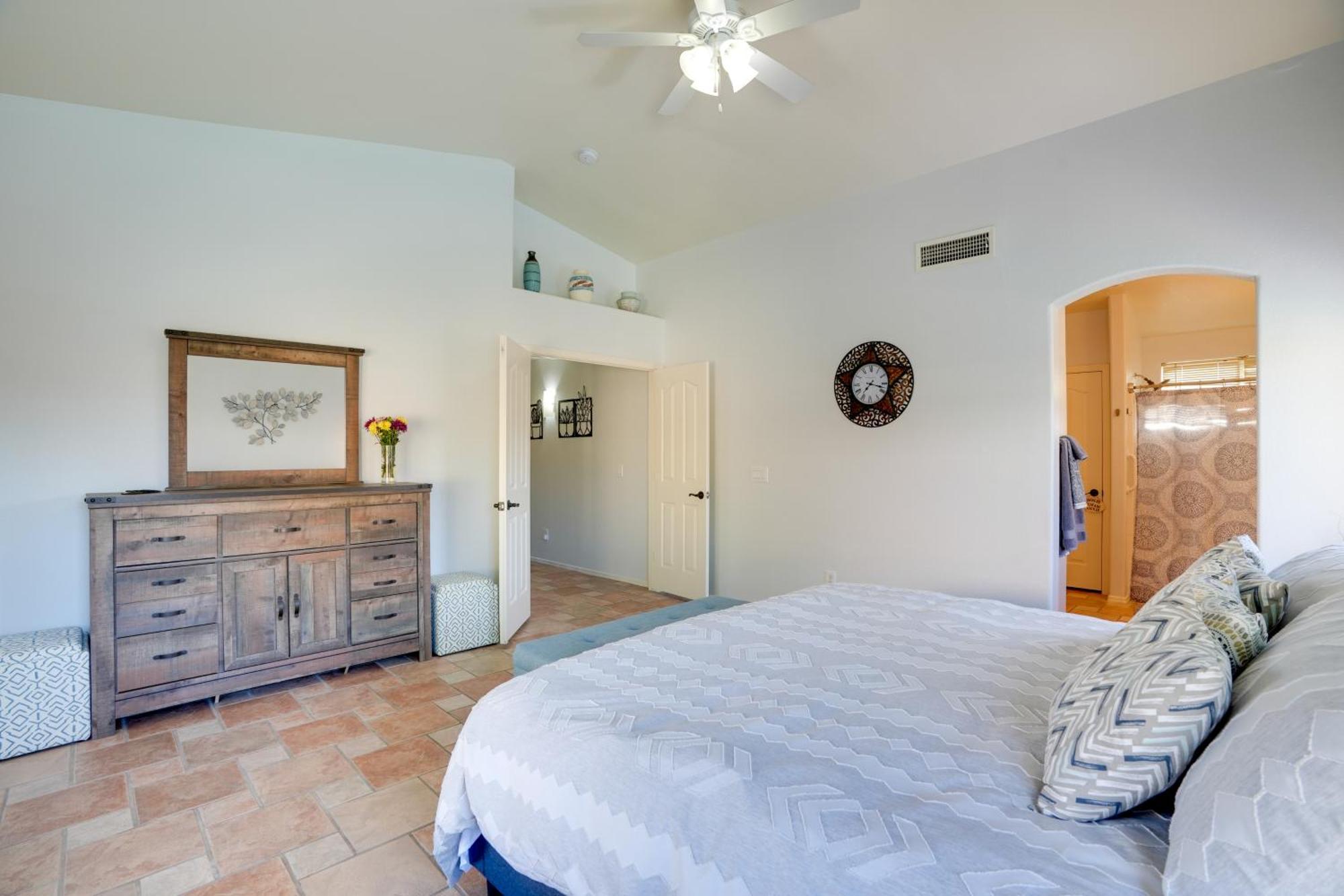 הוילה Sunny Surprise Getaway With Private Yard And Pool מראה חיצוני תמונה