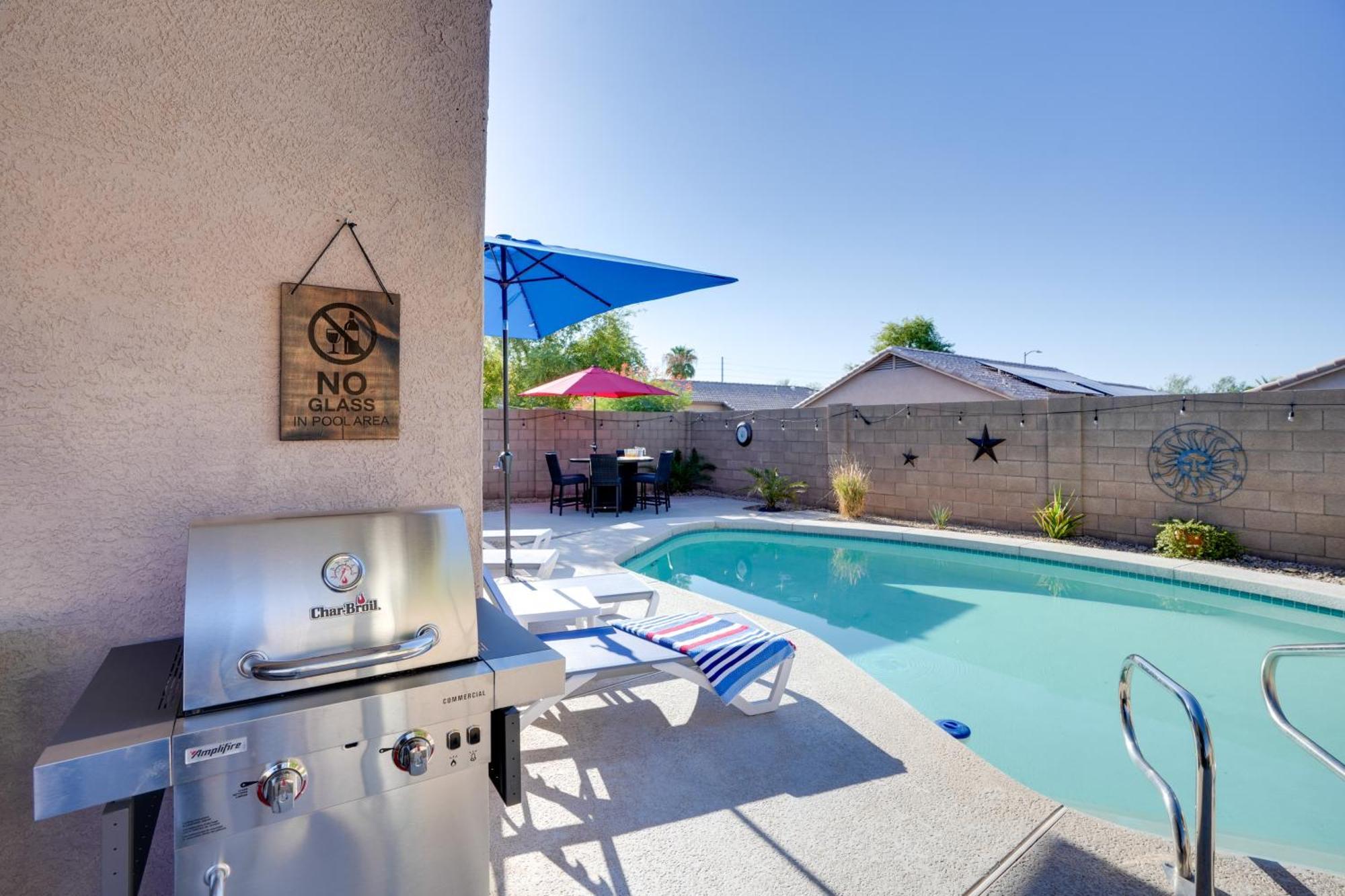 הוילה Sunny Surprise Getaway With Private Yard And Pool מראה חיצוני תמונה