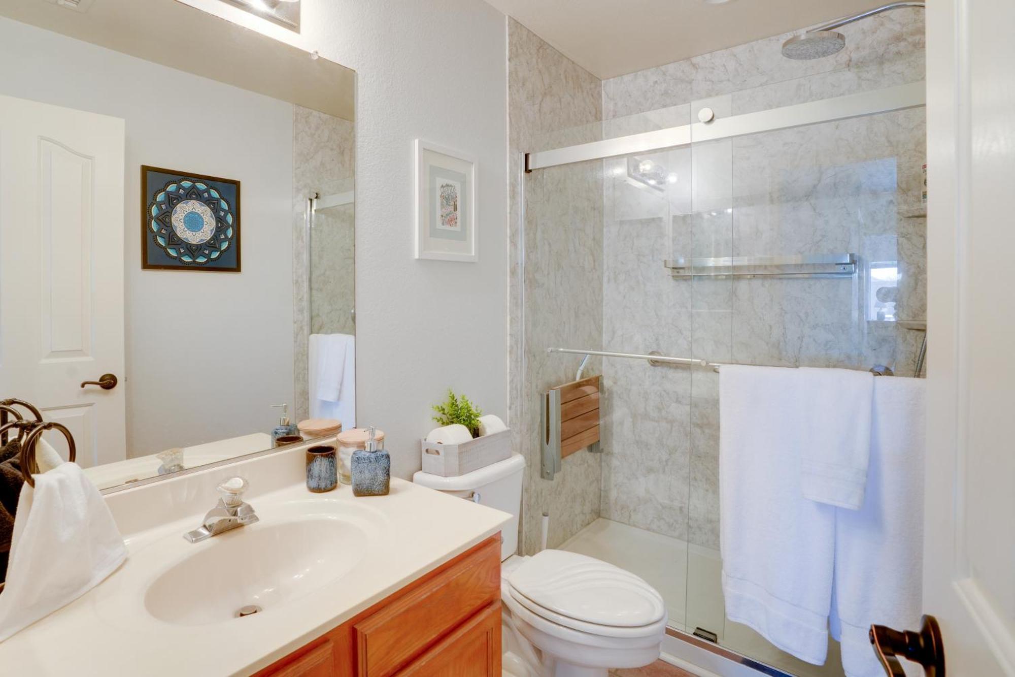 הוילה Sunny Surprise Getaway With Private Yard And Pool מראה חיצוני תמונה