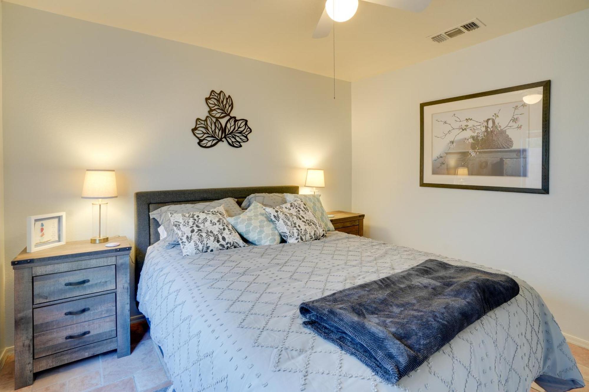 הוילה Sunny Surprise Getaway With Private Yard And Pool מראה חיצוני תמונה