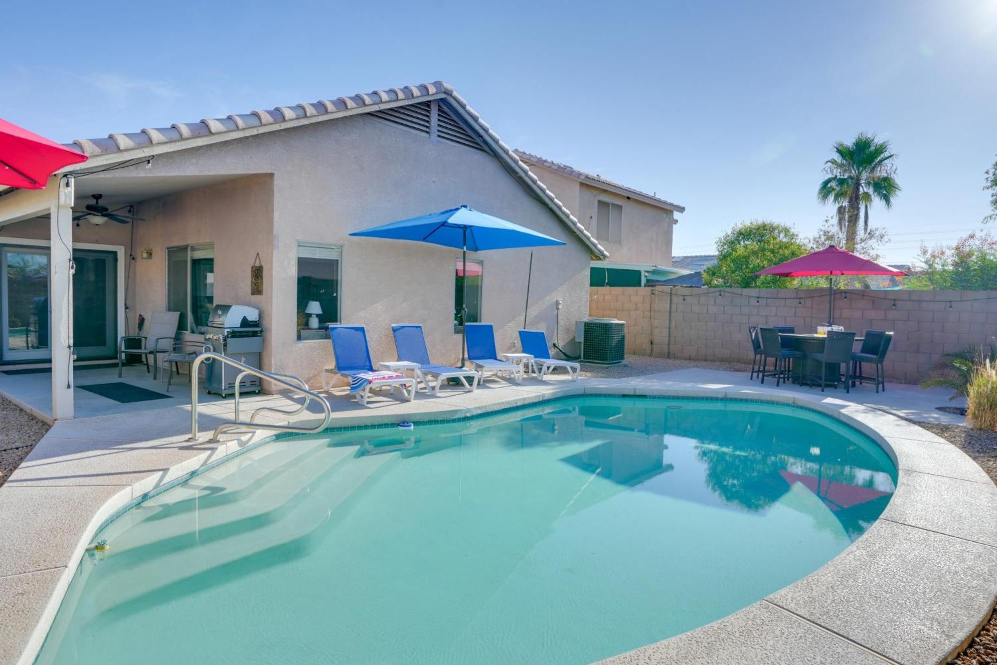 הוילה Sunny Surprise Getaway With Private Yard And Pool מראה חיצוני תמונה